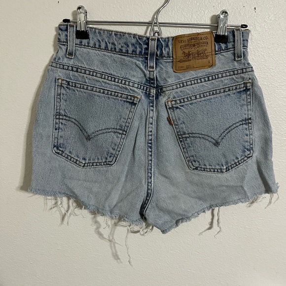 Levi’s Vintage High Rise Ripped Shorts - Picture 6 of 9